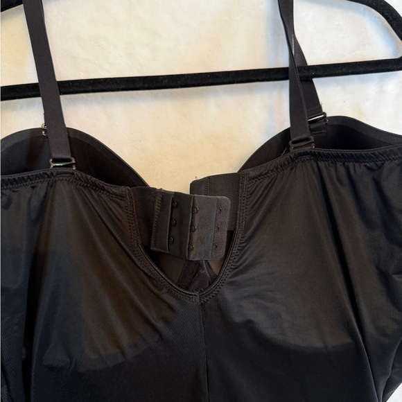 ASSETS BY SPANX Black Shapewear Bodysuit - Picture 6 of 12
